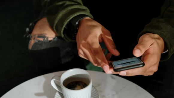 簡訊實聯制上路！掃QR Code、按連結、發簡訊3步驟完成，完全免費不用擔心個資外流