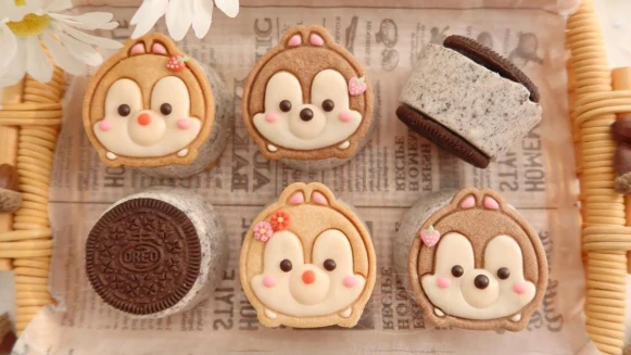 OREO神仙級吃法！「奇奇蒂蒂冰淇淋三明治」食譜＆做法大公開，顏值滿分，吃起來沁涼又消暑