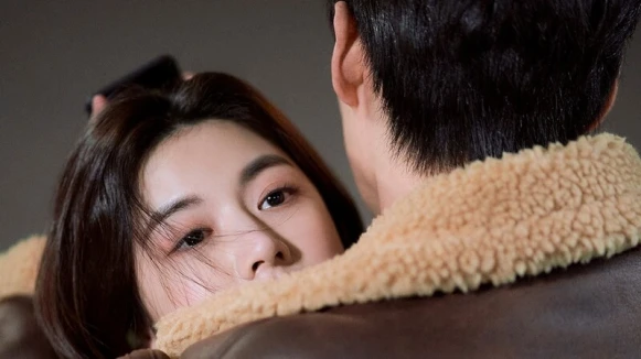 世界上最糟糕的事,是與那些讓你感到孤獨的人終老。因填補寂寞而在一起,對彼此都是傷害。