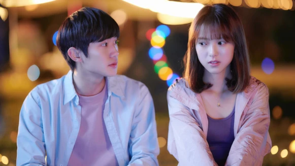 在不安的愛戀中學會愛！《愛的奧特萊斯》如何於貧瘠無趣的生活裡重燃希望