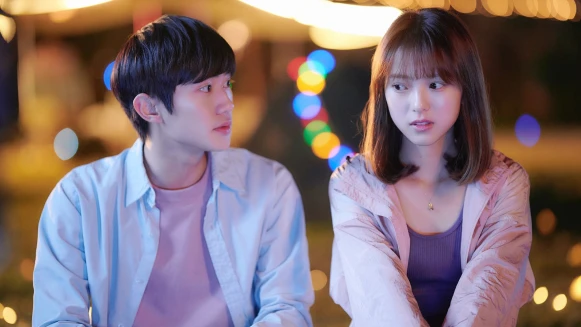 《愛的奧特萊斯》項婕如發揮雙面女神演技，騙倒20歲清新「寶藏男孩」姜典，逆轉情節又虐又搞笑