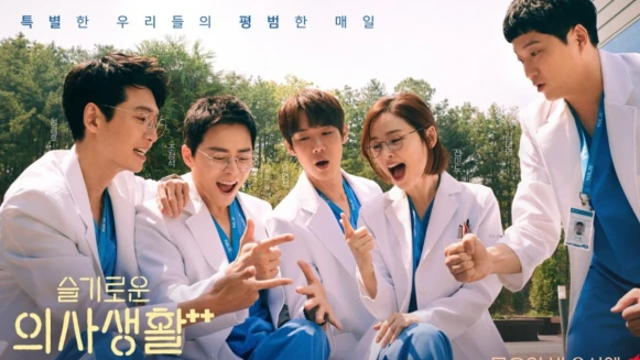 《機智醫生生活2》砰然能量在層層堆疊下，讓處於成長停滯期的大人們一一長大