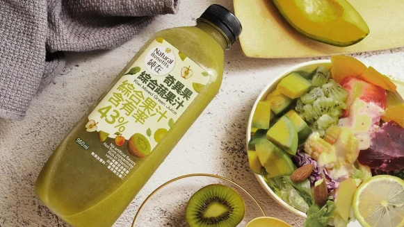 時髦跟健康當然都要跟上最新進度！開賣一週瘋搶—神奇「綠拿鐵」風潮，讓妳喝出體內環保的健康美顏戰鬥力！