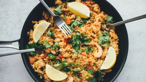 5分鐘快手低脂餐：雞肉起司嫩豆腐/綠花椰菜炒雞丁/菠菜涼拌秀珍菇 食譜來了！