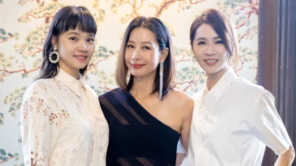 《四樓的天堂》謝盈萱見影帝手抖 被黃秋生推拿:「我真的很怕你!」