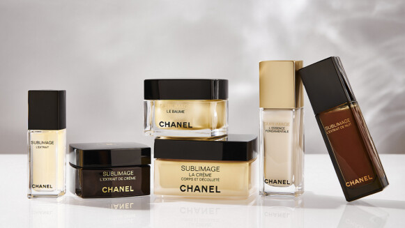 好好愛自己，香奈兒奢華精質保養用起來！全新香奈兒奢華精質重生修護霜、奢華金燦彈力頸胸霜、奢華金燦晶緻柔膚乳，讓奢華與完美兼得