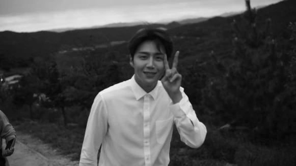 負評無法掩蓋《海岸村恰恰恰》療癒感動!持續佔據排行前3,金宣虎「珍惜熱血的瞬間,冷靜面對自己的痛苦與不足」