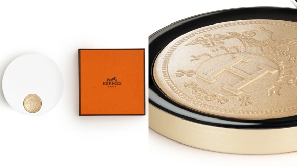 愛馬仕打亮美出新高度!金光粉餅2021限量登場,連盤面都有藏書章雕刻