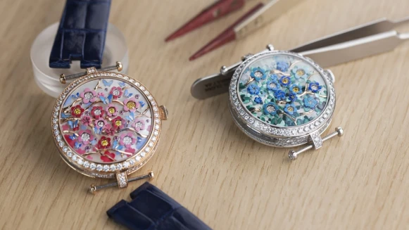 2022梵克雅寶新錶浪漫登場！會開花的面盤、天象音樂盒…9個秘密原理