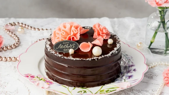 可以吃的康乃馨！BAC推出母親節限定蛋糕，以巧克力搭胭脂莓果茶超好吃