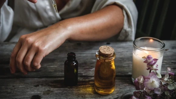 精油、香精、香氛、花精、花水、純露…到底有什麼差別？看完秒懂！