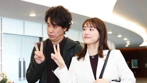 《前男友的遺書》和大泉洋雪地「滾」出好默契 綾瀨遙曝養生秘訣