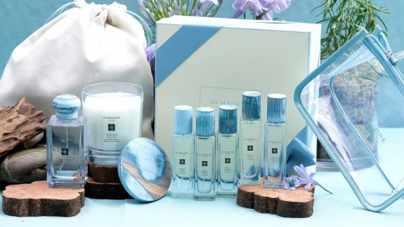 治癒夏天的舒心香氣~Jo Malone London英倫遨游系列五款香水瞬間讓你擁有水感悠然好心情! 限量款還有限定包裝,真的不收不行