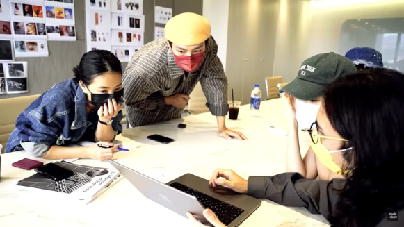 炎亞綸，被演藝事業耽誤的時尚編輯，雜誌單元製作初體驗邀李沐一起向戰爭 Say NO!