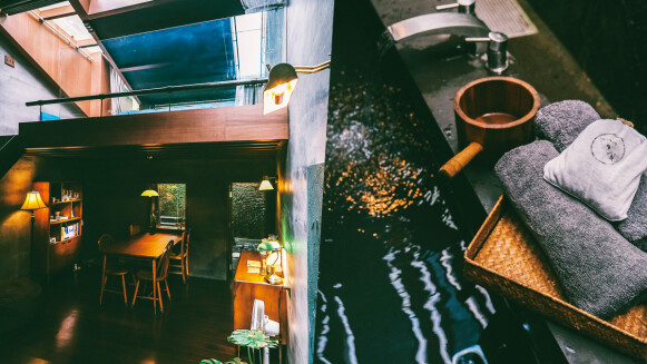 深山中的湯屋「牡丹小山溪」，用山城緩慢時光與自然湯屋療癒你的身心