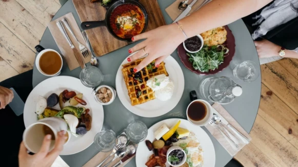 吃愈少餐愈容易瘦？把食物油脂去除再吃減肥效果好？高蛋白膳食吃多了容易胖？3個減肥迷思和正確做法專家一次告訴你！