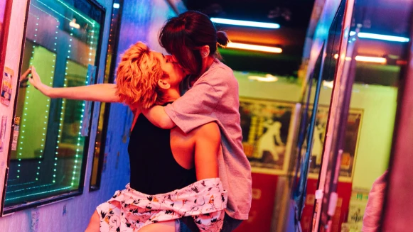 《女外科》蔡淑臻醉吐他嘴裡!朱軒洋被迫激吻「苦吞」 網嚇瘋:是真愛