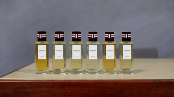 THOM BROWNE香水台灣買得到!以香根草為主的純淨氣息、還用設計師的生日數字命名