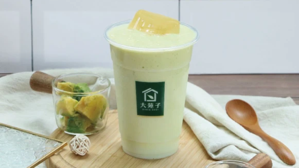 酪梨控快衝！大苑子「酪梨鮮奶」敲碗回歸，加入這個配料更好喝