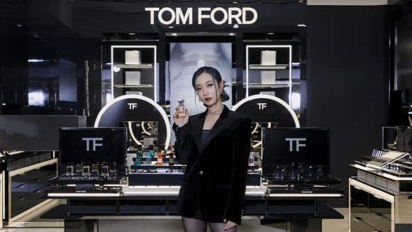 TOM FORD BEAUTY 霸時尚,9/21獨家進駐漢神巨蛋,接續紐約時裝週盛譽壓軸,邀請品牌好友「Julia吳卓源」揭露性感魅力與心跳加速的精品級美妝秘密