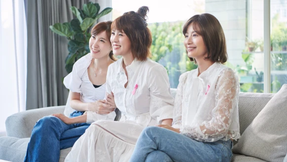 朱芯儀：「我們的故事提醒身邊的人，好好愛自己和為了所愛的人，記得定期篩檢，團結你我，終結乳癌。」