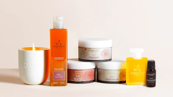 免費體驗AROMATHERAPY ASSOCIATES歡沁玫瑰護手服務,感受「愛」的最大值