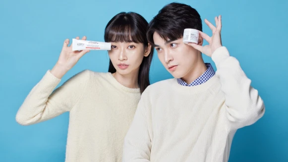 被閨蜜誇到爆的水水肌這樣養成!Kiehl’s契爾氏明星好物「水水霜」、年度新品「救援神霜」輕鬆保養肌膚就立即水嫩,2022最後一波購物更好買、贈品還拿更多!