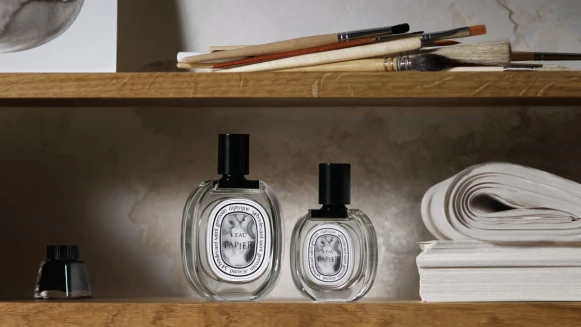 Diptyque 2023新香「紙染之水淡香水」,特殊紙香調是白麝香與米香揉合而成