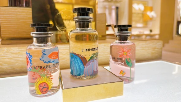 LV路易威登X草間彌生聯名系列竟然有香水!圓點與南瓜瓶身必收