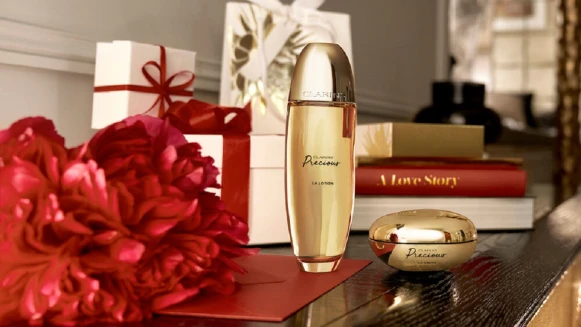 普發6千投資克蘭詩準沒錯！盤點2023母親節克蘭詩官網七大亮點，必買經典雙肌萃、美白精華、身體由、防曬，還有爆多好禮都不許錯過！