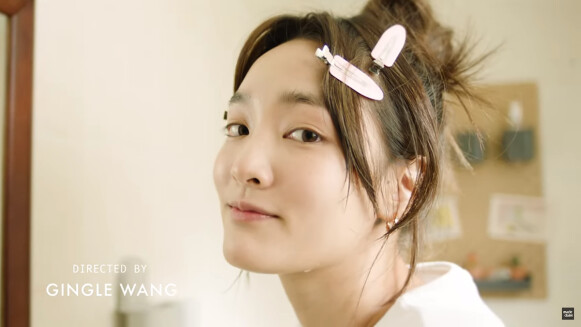 王淨自編、自導、自演處女作，取材自身經驗，幽默演繹小不確幸的生活片段