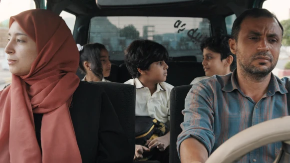 來自葉門最沉重的《腹荷》，影評｜CharMing的投幣式置物櫃：「談得不是戰爭而是戰爭之下民不聊「生」的日復一日。」