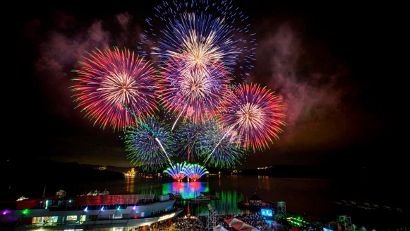 2023日月潭花火嘉年華會放3天煙火！8分鐘長度、加入AI技術超狂，完整活動日期一覽