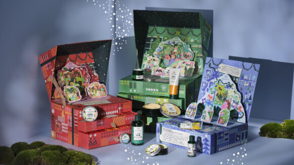 每年都沒搶到超級難買的THE BODY SHOP倒數立體書月曆空運抵達，這次M編光速手刀先購入了！加碼搶先公開綠色環保聖誕禮盒TOP3人氣王！