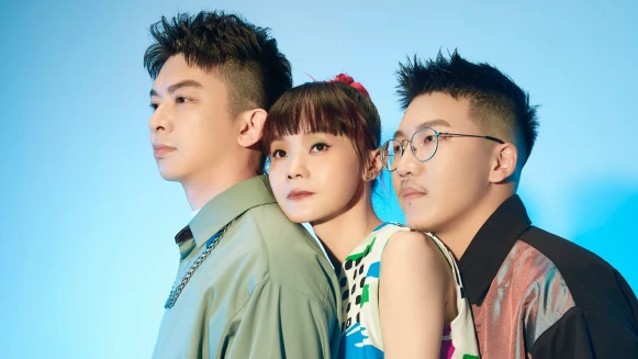 青虫aoi成軍七年首次挑戰「爛在沙發上」千人荏懶演唱會!大唱〈寒天〉尋求身體慰藉