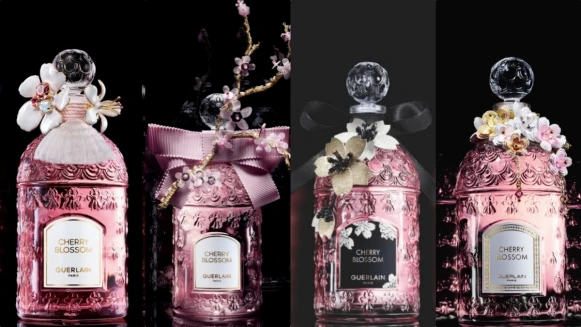 嬌蘭歷年櫻花香水限量版一次看!2024「珠櫻流蘇蜂印瓶」以櫻花戒指搭配流蘇太迷人