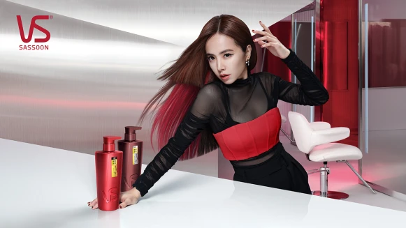 時尚交給Jolin與沙宣說了算!蔡依林天后魅力來自百變髮型加持,沙宣美髮學院量身訂製「俐落垂切髮」、「動感蓬鬆髮」,天后自信無畏態度氣場大開