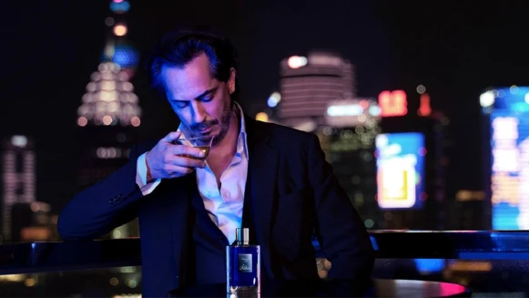 走著走著突然撞見酒香!驚喜發現Summer微醺的地方—KILIAN PARIS「香氛暢聊酒吧活動」,路過也能品嚐好酒、香水品鑑、訂製皮革杯墊手作體驗預約中!