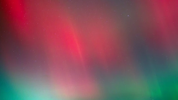 強烈磁暴來襲54小時！成因、影響範圍一次看，多國絕美極光大噴發