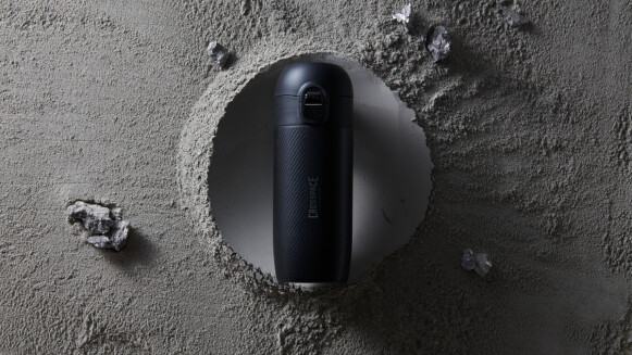 「鈦金屬的未來感日常」CROSSPACE 隕石純鈦保溫瓶，為品味而生！