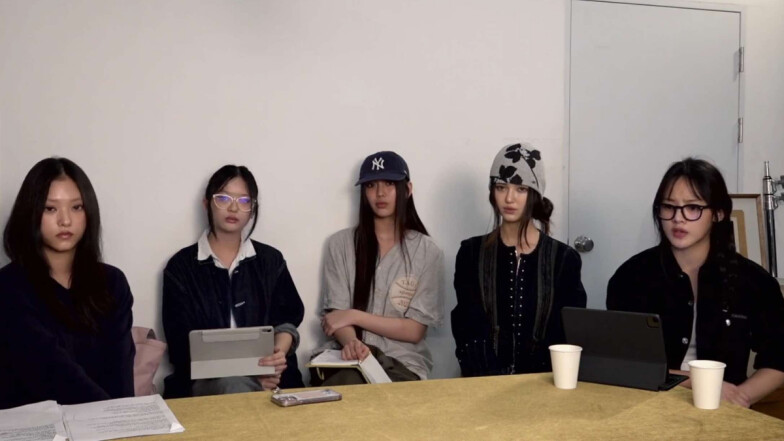 NewJeans直播控訴Hanni被排擠事件,要求HYBE讓閔熙珍復職「我們只是為夢想而努力,難道我們做錯了什麼嗎?」