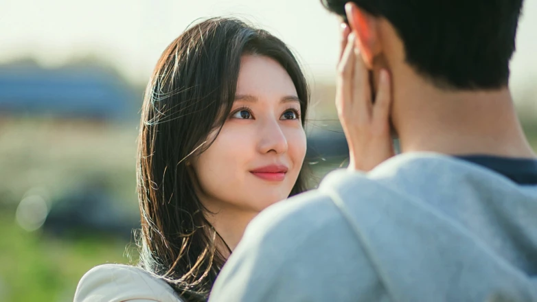 看似誰都不愛，但有人靠近就會心動、期待能填補悲傷…這些跡象代表你是「典型缺愛者」。