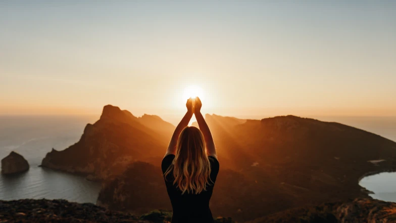 MBTI｜專屬16人格的療癒密碼，INFJ渴求靈魂深度對話、ENTJ適合戰略性自我呵護