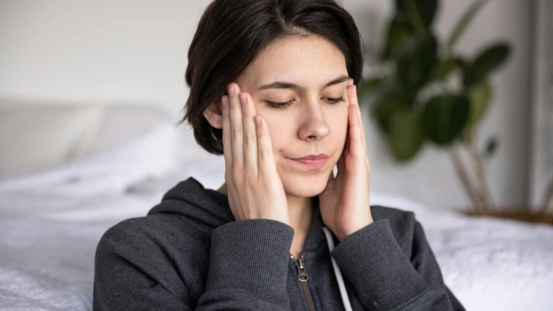 為什麼年紀輕輕臉就會垮？解決面部凹陷請練這7個簡單養臉動作，帶妳找回年輕輪廓！