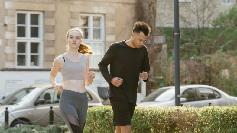 女性「晨間超慢跑」9個小叮嚀 能夠提升瘦身效果、幫助提振精神和調整生理節奏，新手必看！