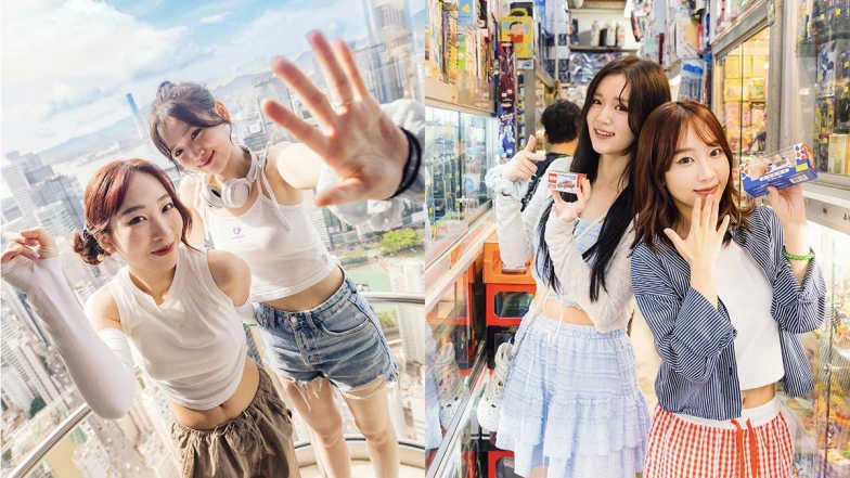 香港FUN TRIP！M編與美麗佳人校園大使精選隱藏版香港狂歡之旅，跟著E人平日嗨翻玩爆香港！開啟限動PO文發不停的洗版模式，踩點行程都在這！