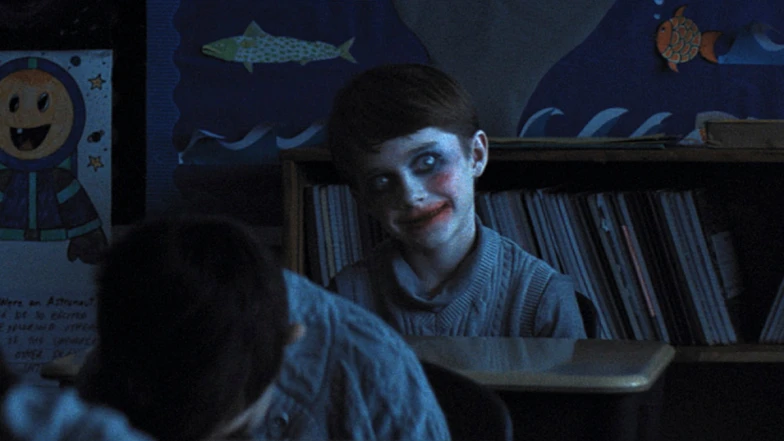 《凶器》恐怖嗎？猜不到結局、充滿What The Fxxk式驚喜，《宿劫》導演全新驚悚片