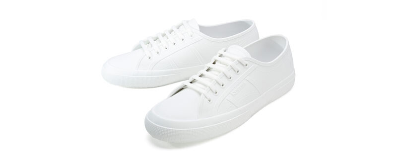 雨天就靠這雙小白鞋!SUPERGA®防水經典款時尚登場