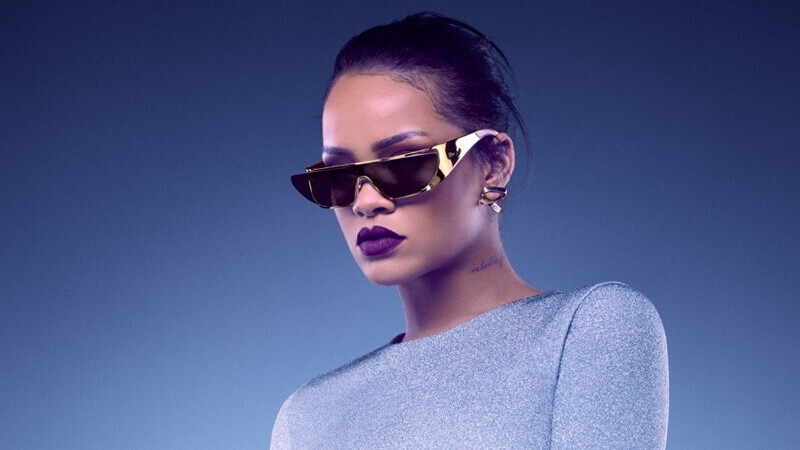 粉紫、綠色、玫瑰金！Rihanna x Dior 未來感太陽眼鏡