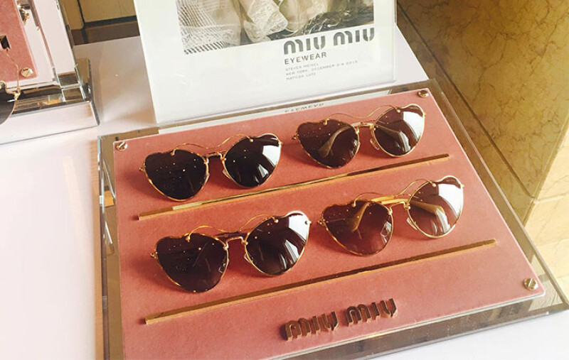 Ray-Ban六邊形墨鏡、果凍鏡框、皮革包覆鏡架…五大必知墨鏡趨勢!